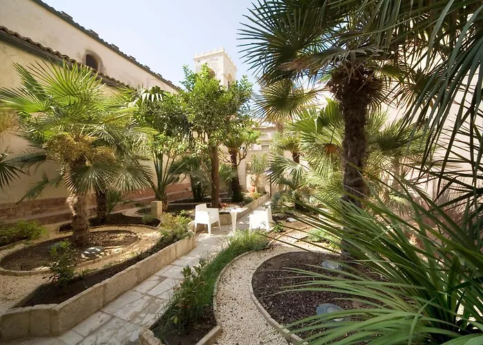 Royal Maniace Hotel